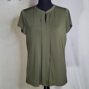 Liz Claiborne Career Olive Cap SS Front Keyhole Faux Plaquette Poly Span Top M